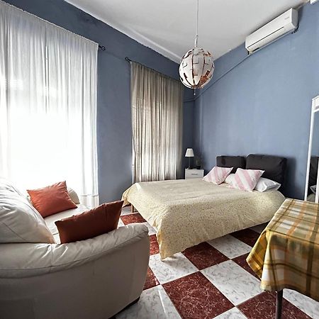 Santa Isabel Low Cost Rooms In Private House Seville Ngoại thất bức ảnh