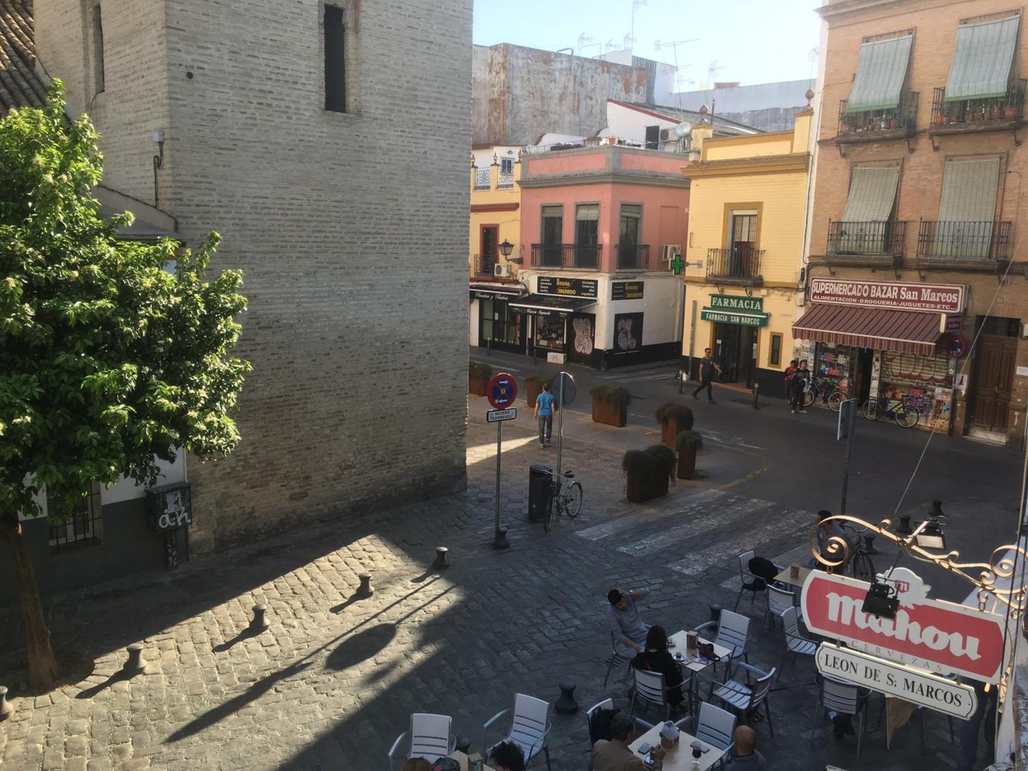 Santa Isabel Low Cost Rooms In Private House Seville Ngoại thất bức ảnh