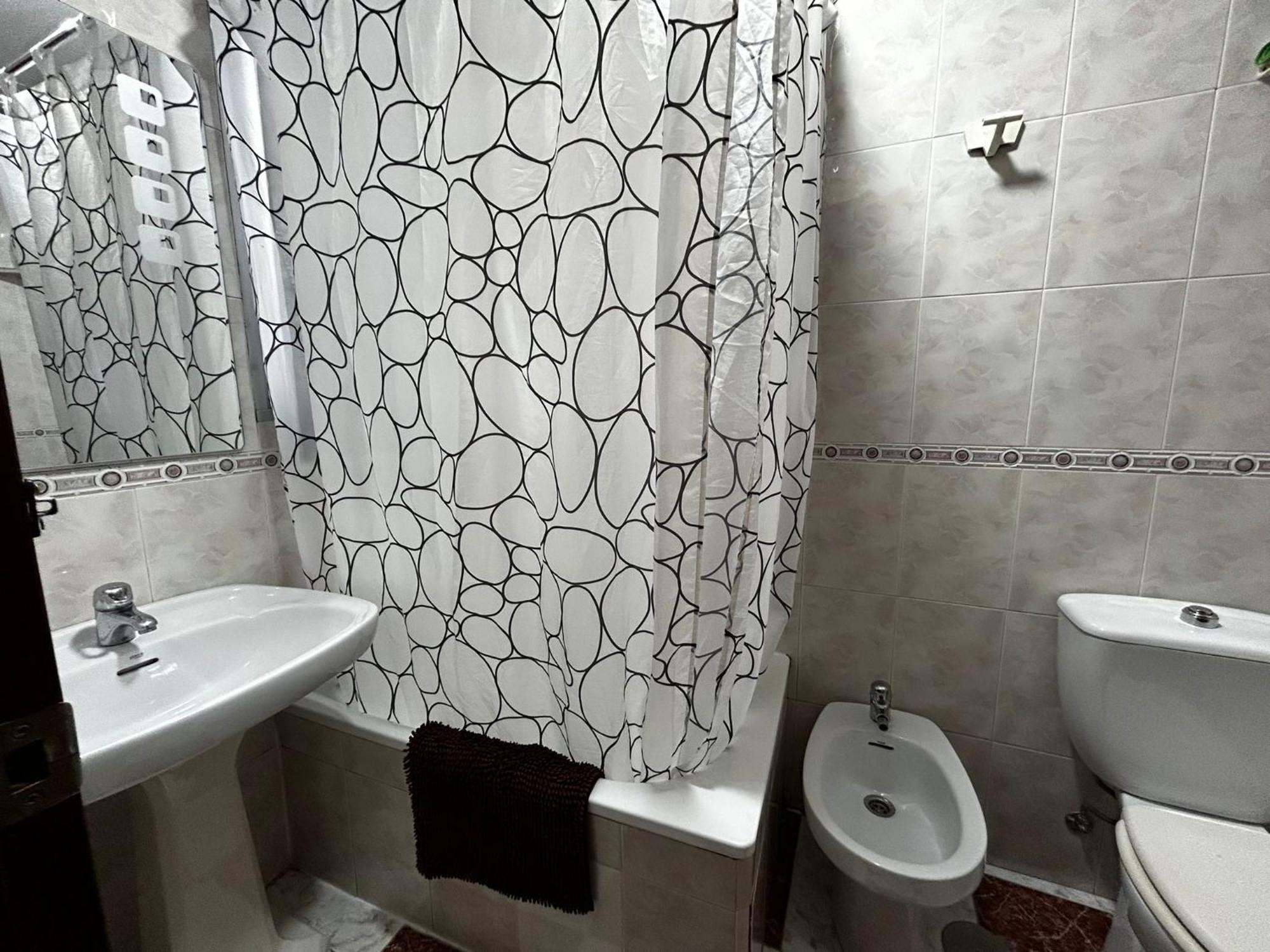 Santa Isabel Low Cost Rooms In Private House Seville Phòng bức ảnh