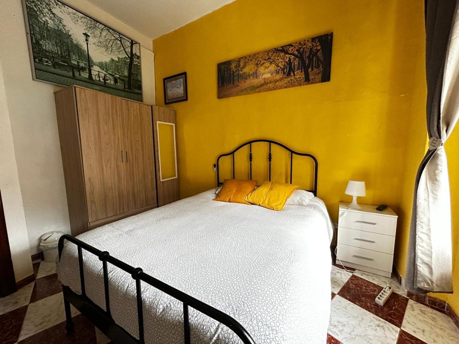 Santa Isabel Low Cost Rooms In Private House Seville Ngoại thất bức ảnh